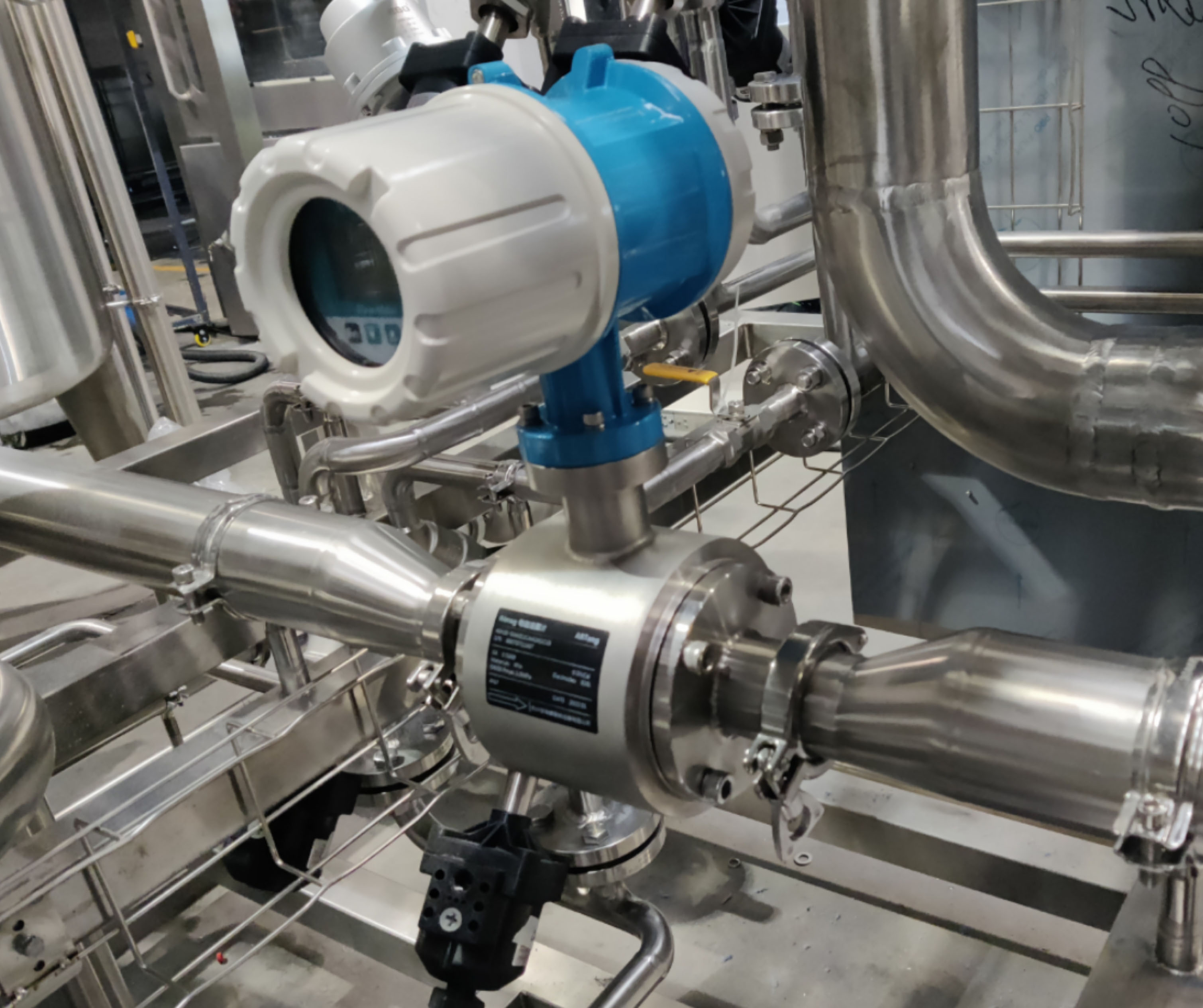 What exactly does a sanitary electromagnetic flowmeter look like?