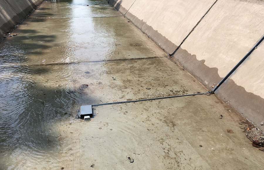 Doppler ultrasonic flow meter