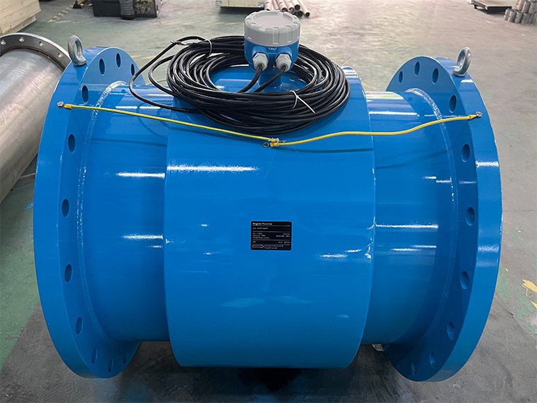 Electromagnetic flowmeter for sewage 